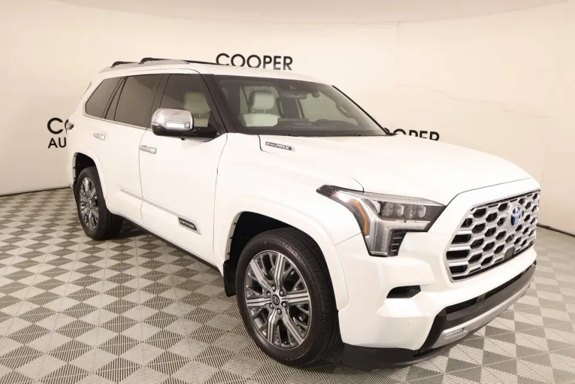 2024 Toyota Sequoia Capstone photo 1