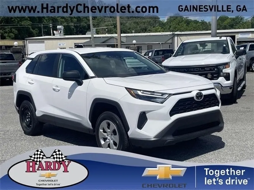 2023 Toyota RAV4 LE photo 1