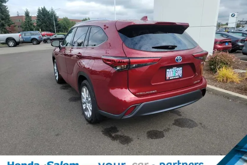 2023 Toyota Highlander Hybrid Limited photo 1