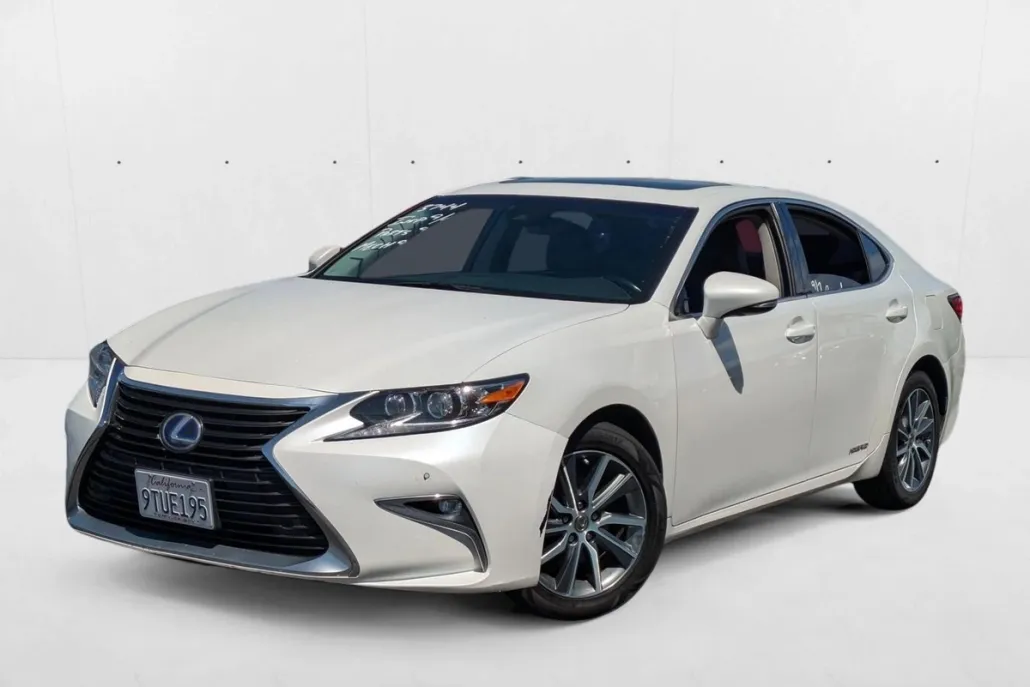 2018 Lexus ES 300h photo 1