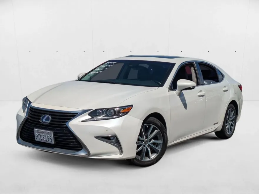2018 Lexus ES 300h photo 1