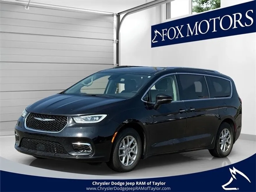 2021 Chrysler Pacifica Touring L photo 1