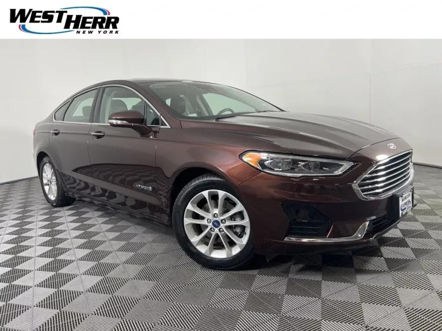 2019 Ford Fusion Hybrid SEL photo 1