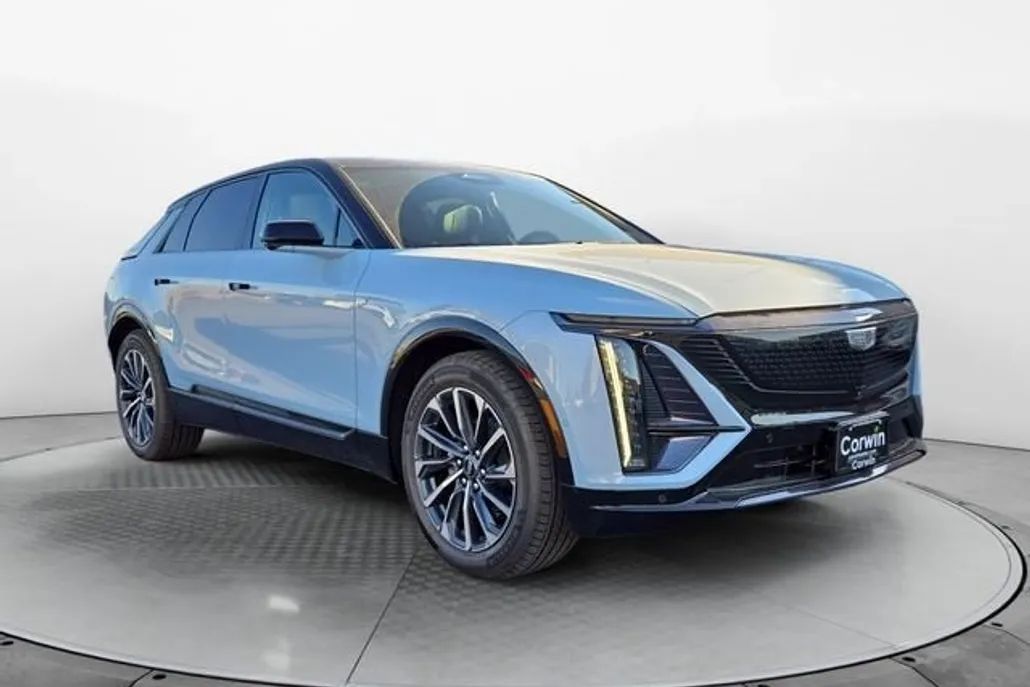 2026 Cadillac Lyriq Sport photo 1