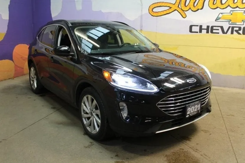 2021 Ford Escape Titanium Hybrid photo 1