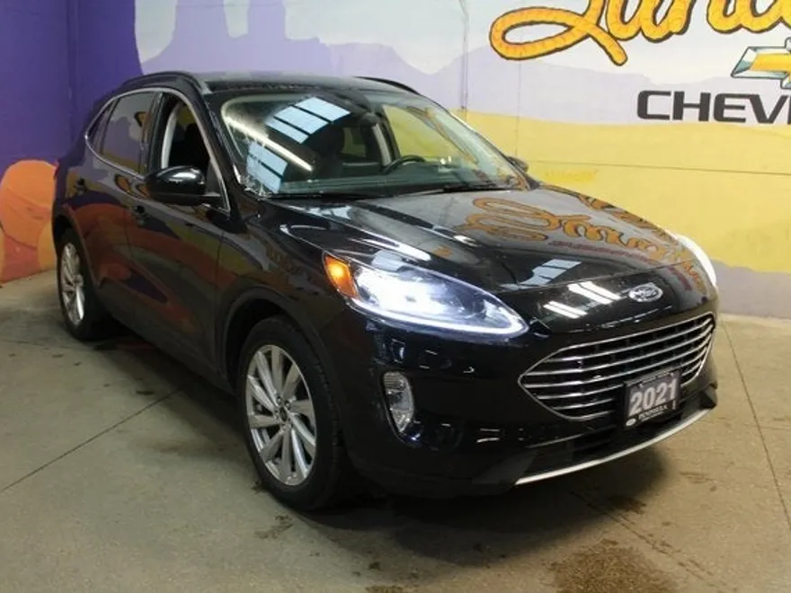 2021 Ford Escape Titanium Hybrid photo 1