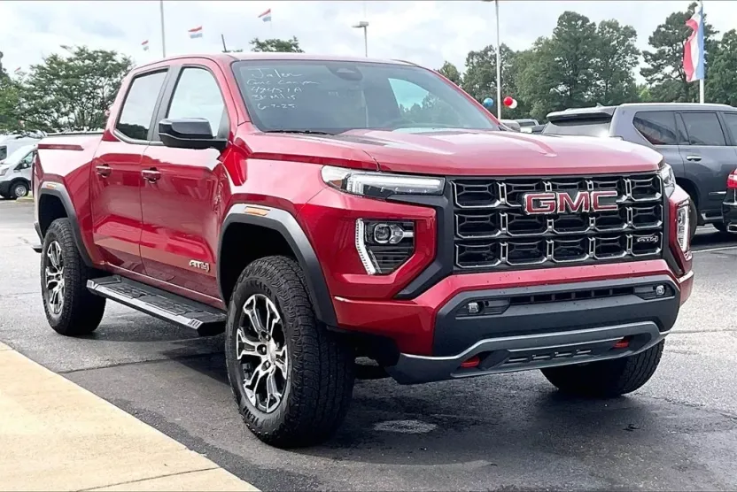2024 Gmc Canyon Denali photo 1