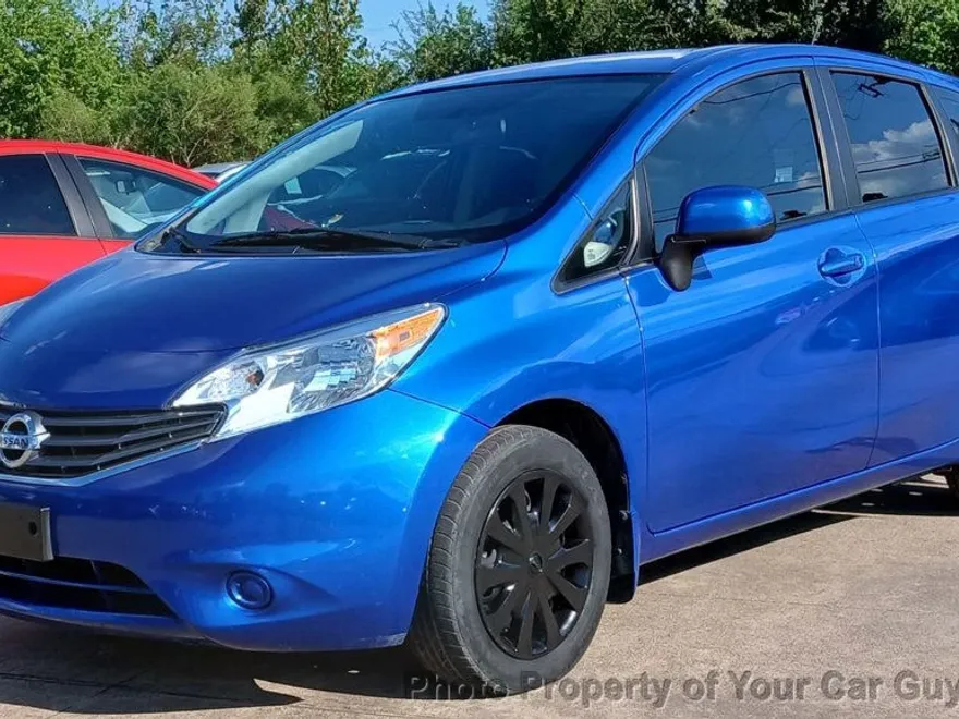 2014 Nissan Versa Note SV photo 1