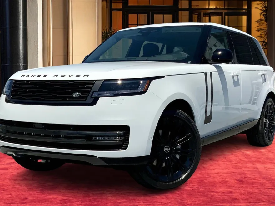 2025 Land Rover Range Rover SE photo 1
