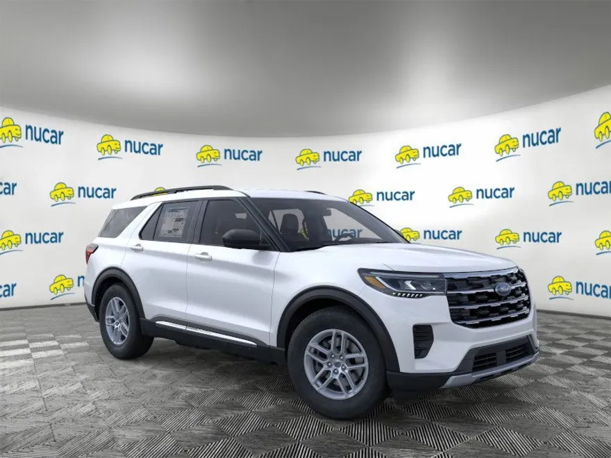 2025 Ford Explorer photo 1