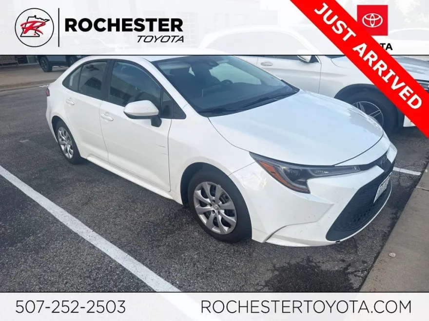 2020 Toyota Corolla LE photo 1