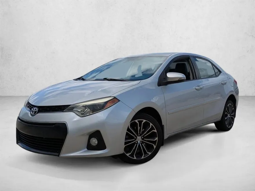 2014 Toyota Corolla Plus photo 1