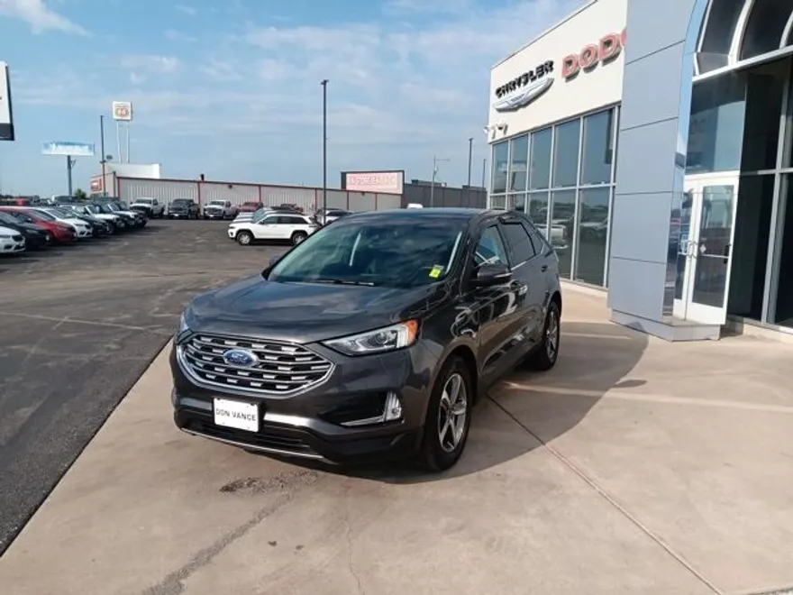 2020 Ford Edge SEL photo 1