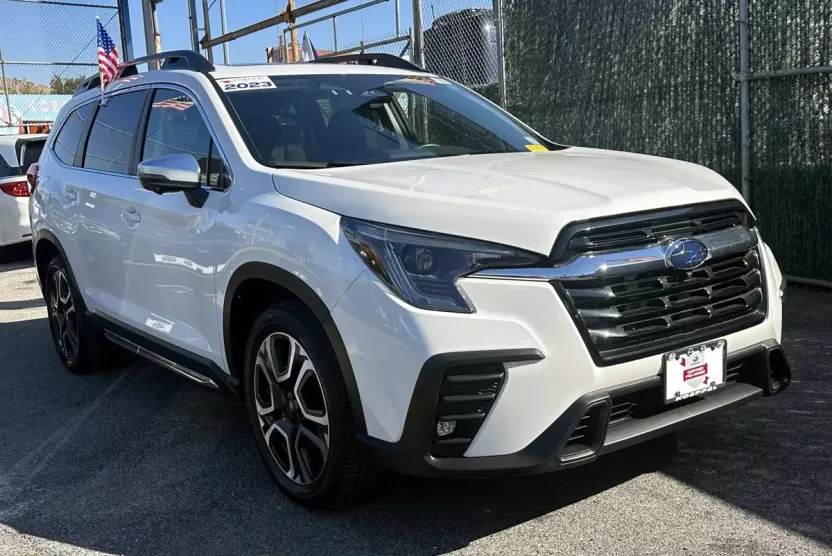 2023 Subaru Ascent Limited photo 1
