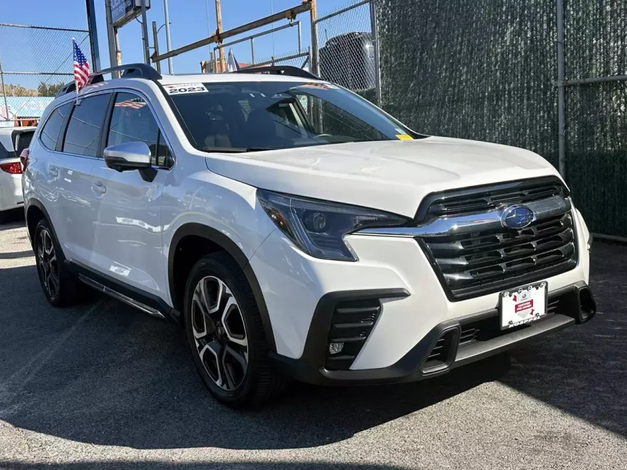 2023 Subaru Ascent Limited photo 1