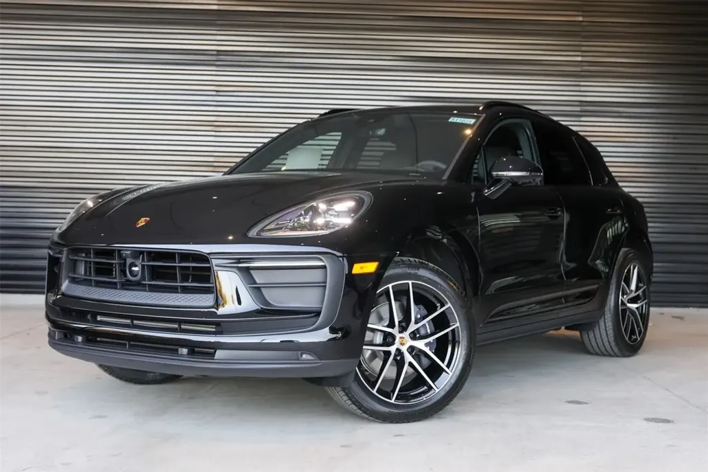 2025 Porsche Macan Base photo 1