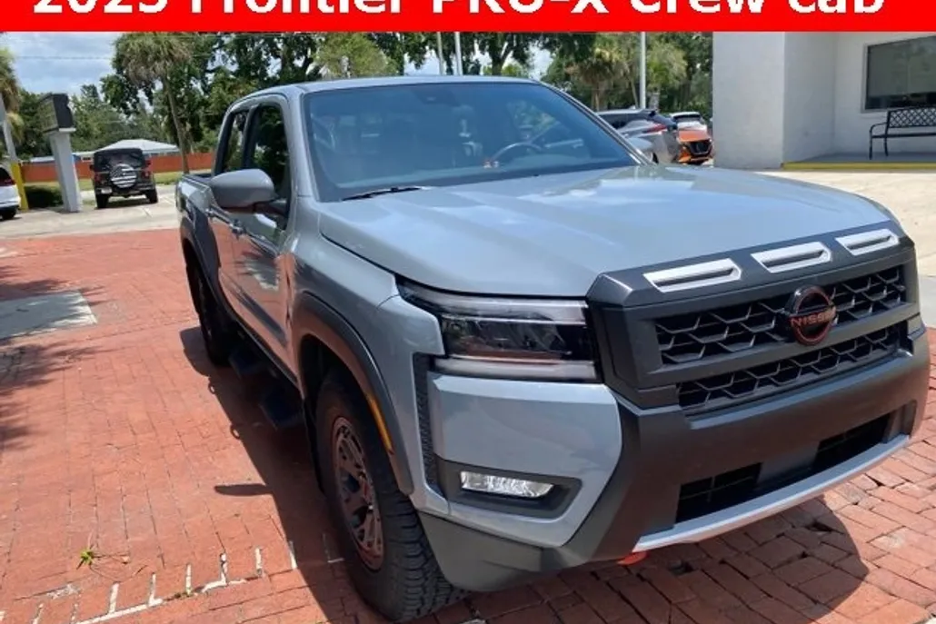 2025 Nissan Frontier PRO-X photo 1