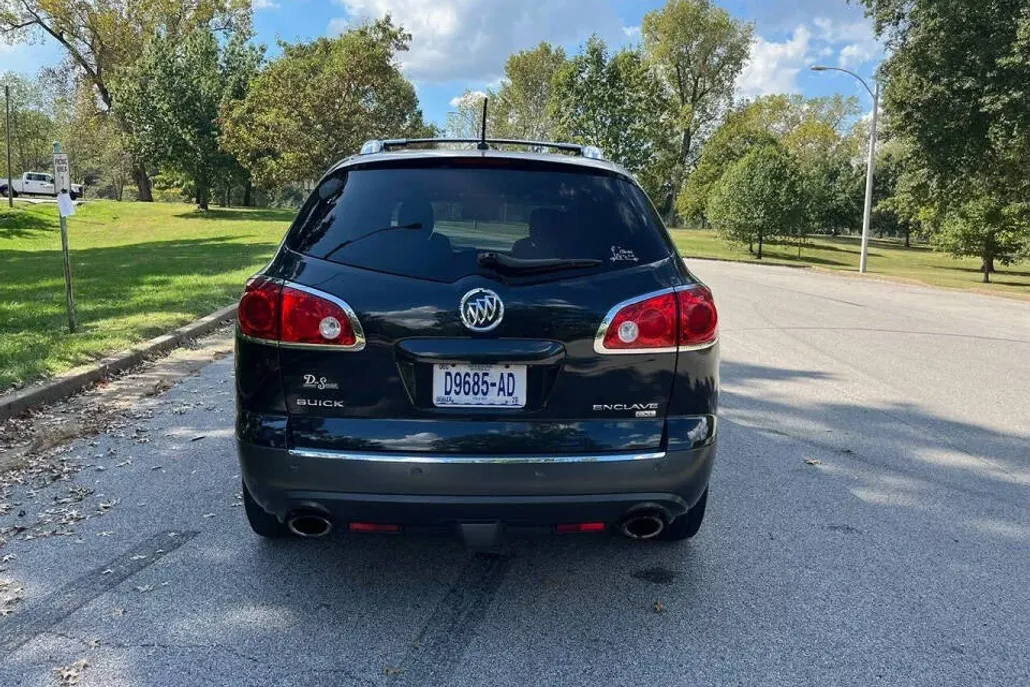 2011 Buick Enclave CXL photo 1
