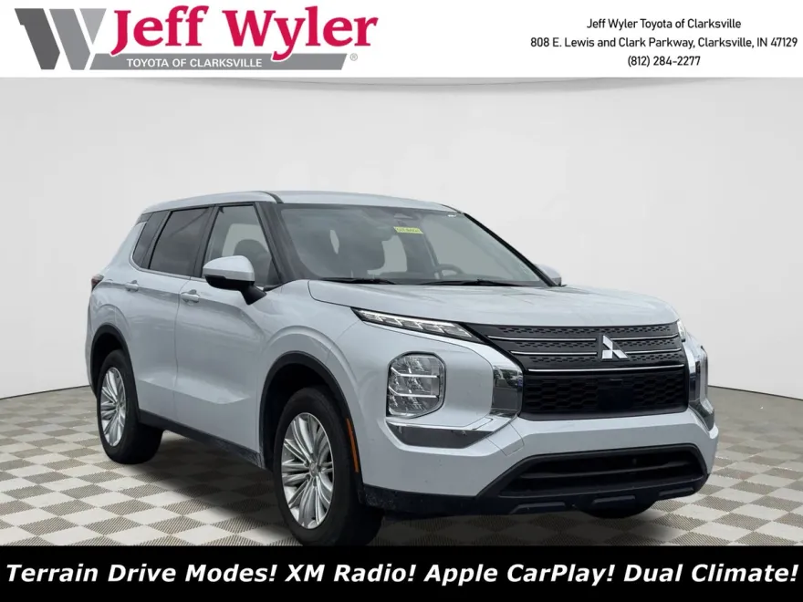 2024 Mitsubishi Outlander ES photo 1