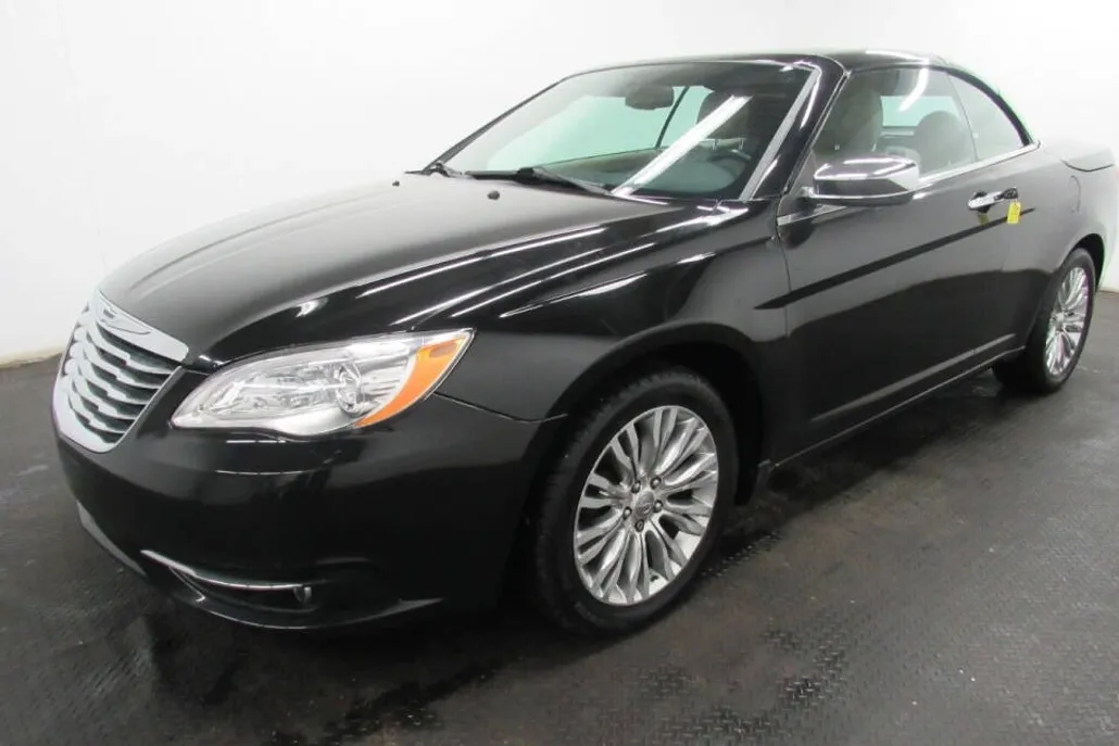 2011 Chrysler 200 Limited photo 1