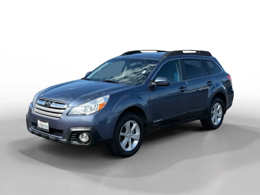 2013 Subaru Outback 2.5i Premium photo 1