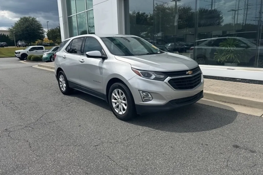 2019 Chevrolet Equinox LT photo 1
