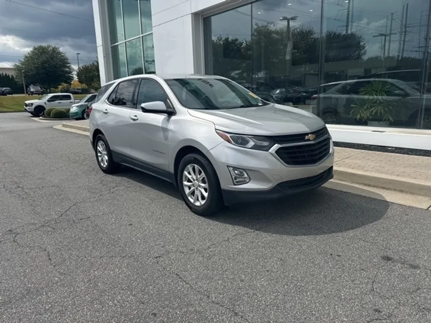 2019 Chevrolet Equinox LT photo 1