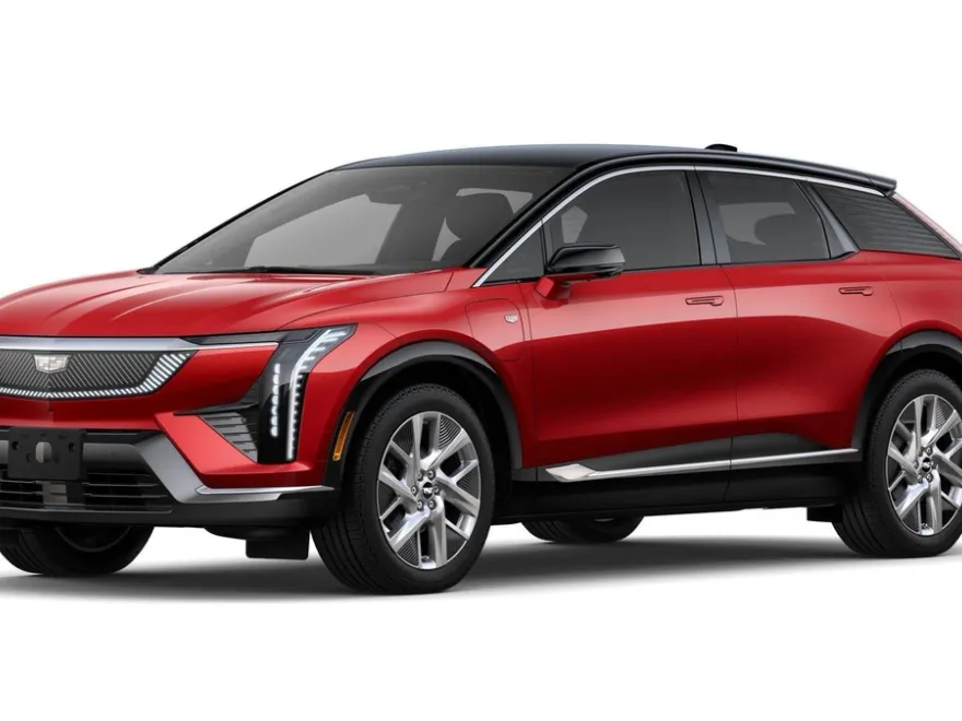 2025 Cadillac Optiq Luxury photo 1