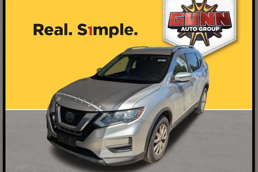 2018 Nissan Rogue SV photo 1