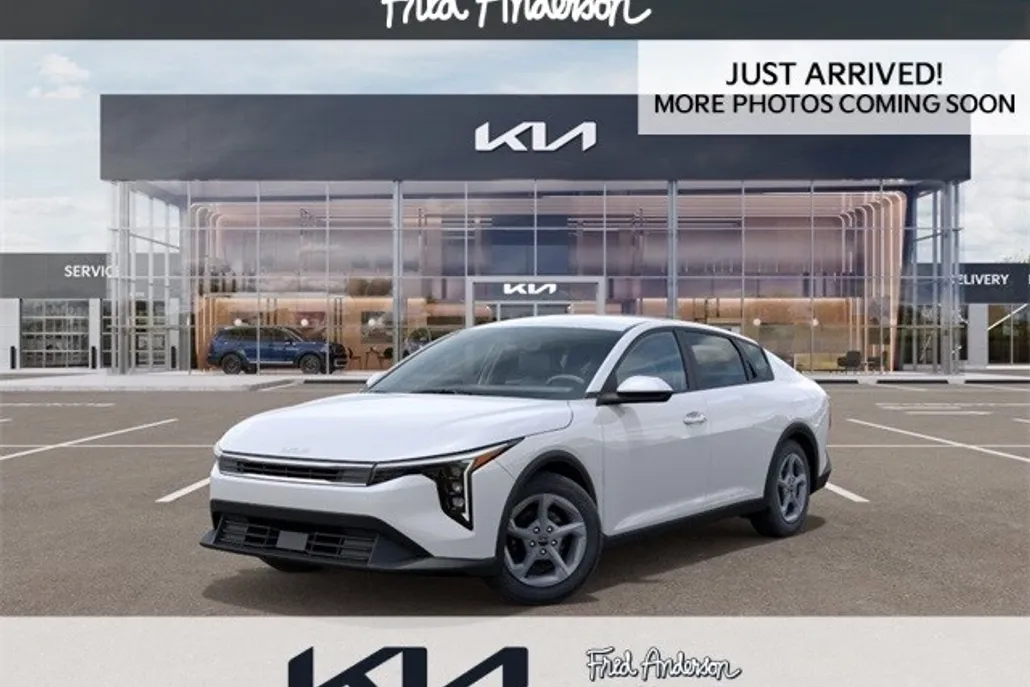 2025 Kia K4 LX photo 1
