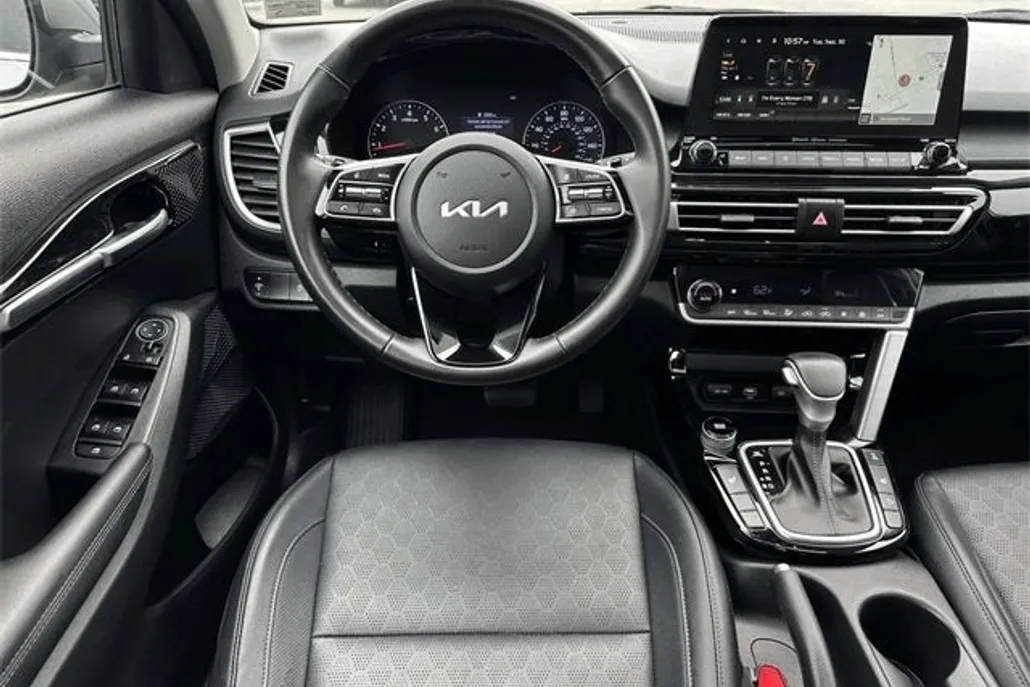 2022 Kia Seltos EX photo 1