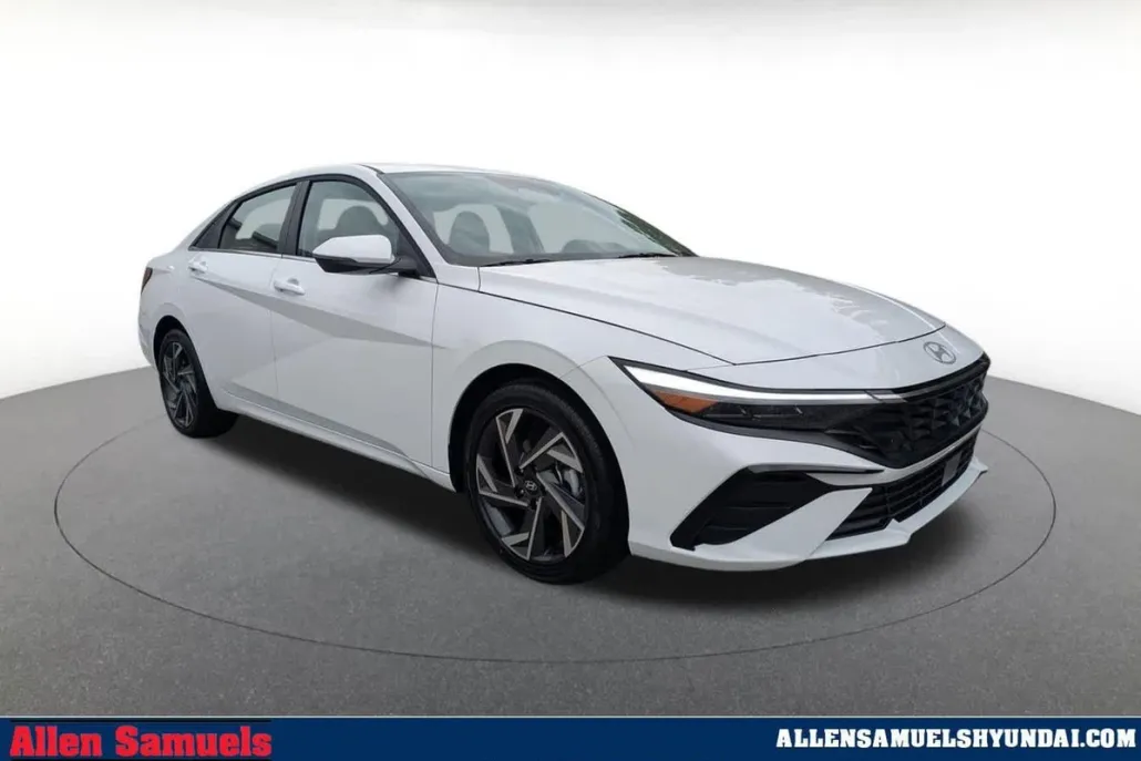 2025 Hyundai Elantra Limited photo 1