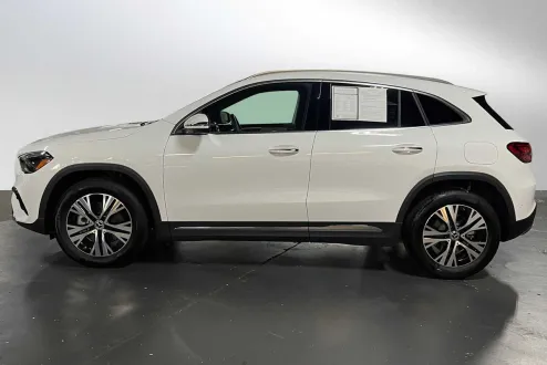 2025 Mercedes Benz GLA 250 4MATIC photo 3