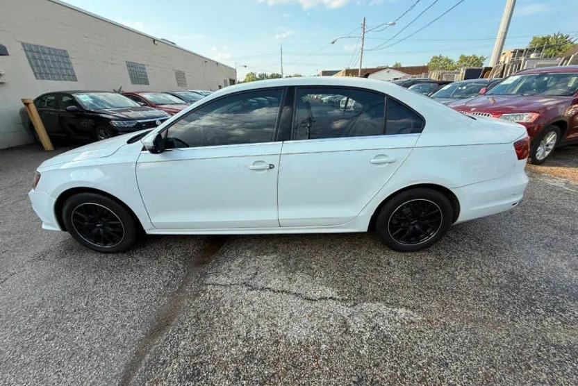 2017 Volkswagen Jetta 1.4T SE photo 1