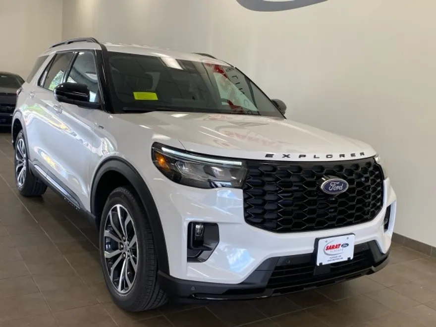 2025 Ford Explorer ST-Line photo 1