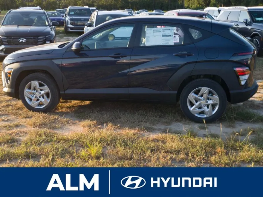 2026 Hyundai Kona SE photo 1