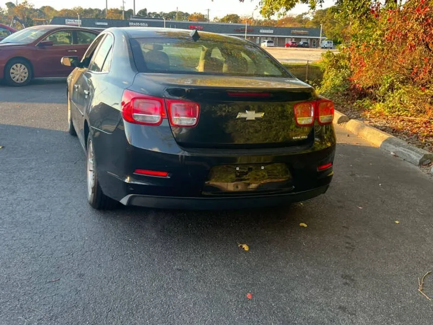 2013 Chevrolet Malibu LS photo 1