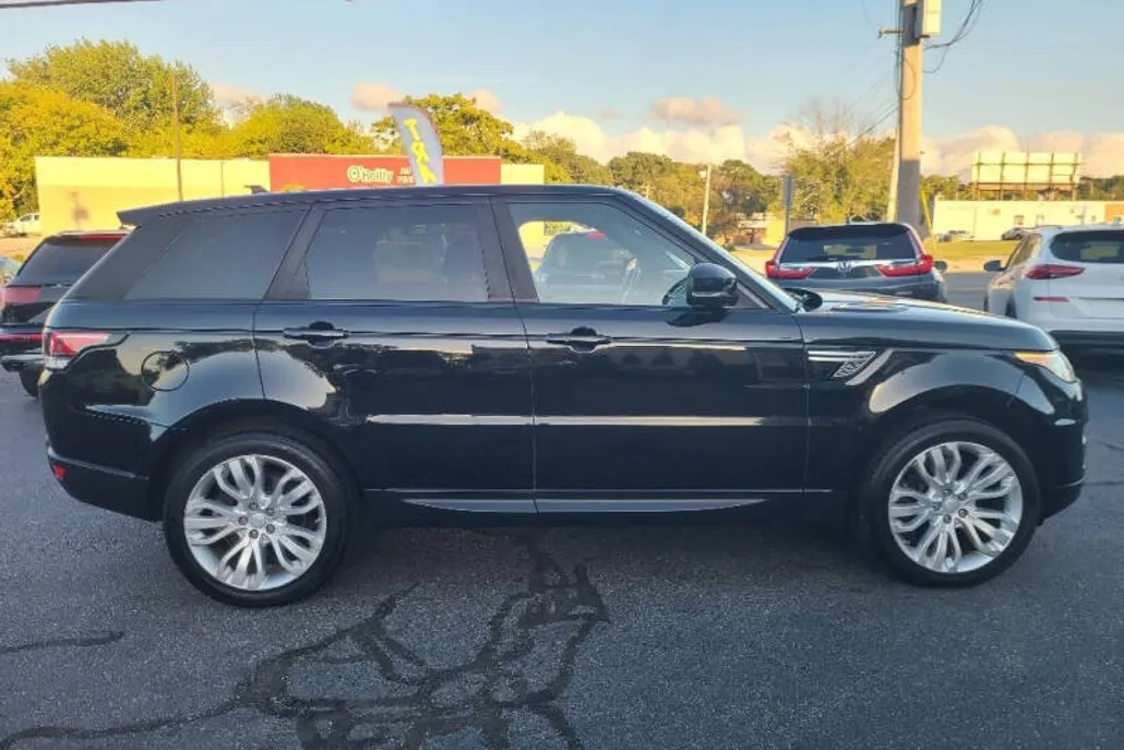2016 Land Rover Range Rover Sport HSE photo 1