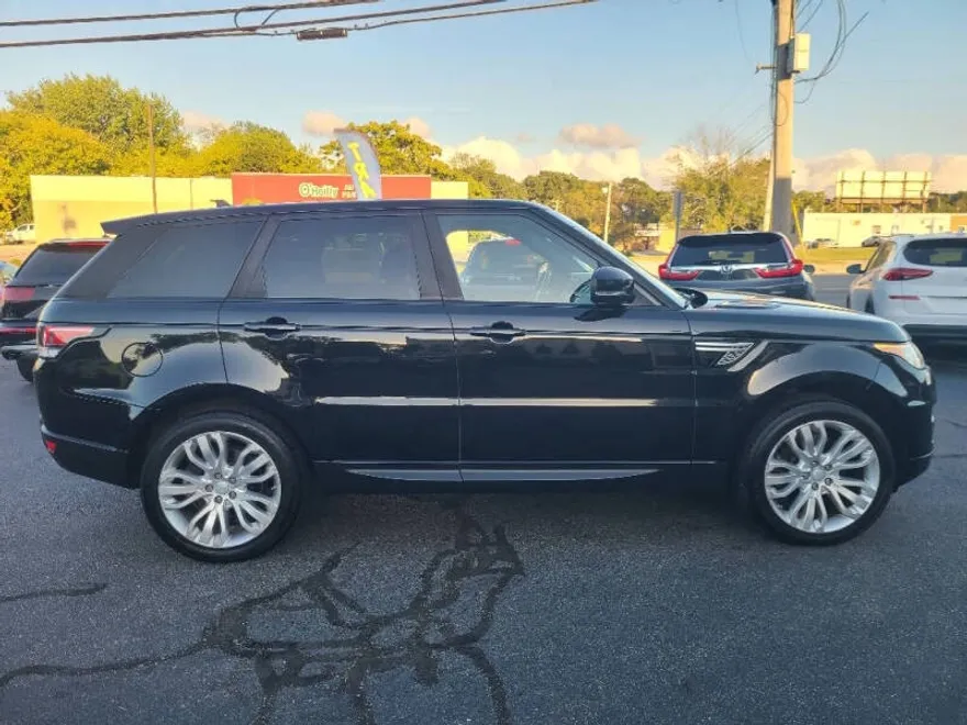 2016 Land Rover Range Rover Sport HSE photo 1