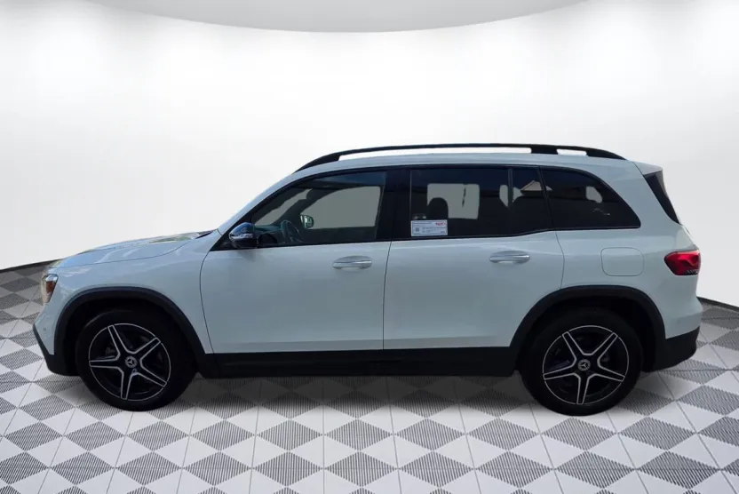 2021 Mercedes Benz GLB 250 photo 1