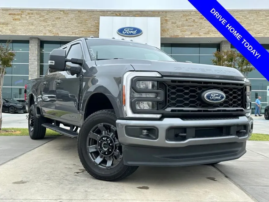 2023 Ford F-250 Lariat photo 1