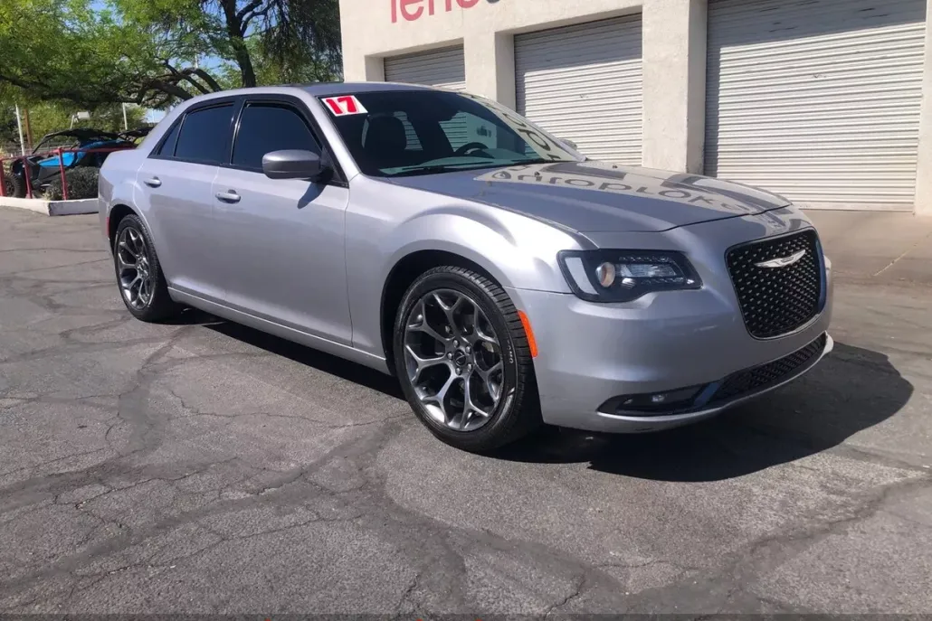 2017 Chrysler 300 photo 1