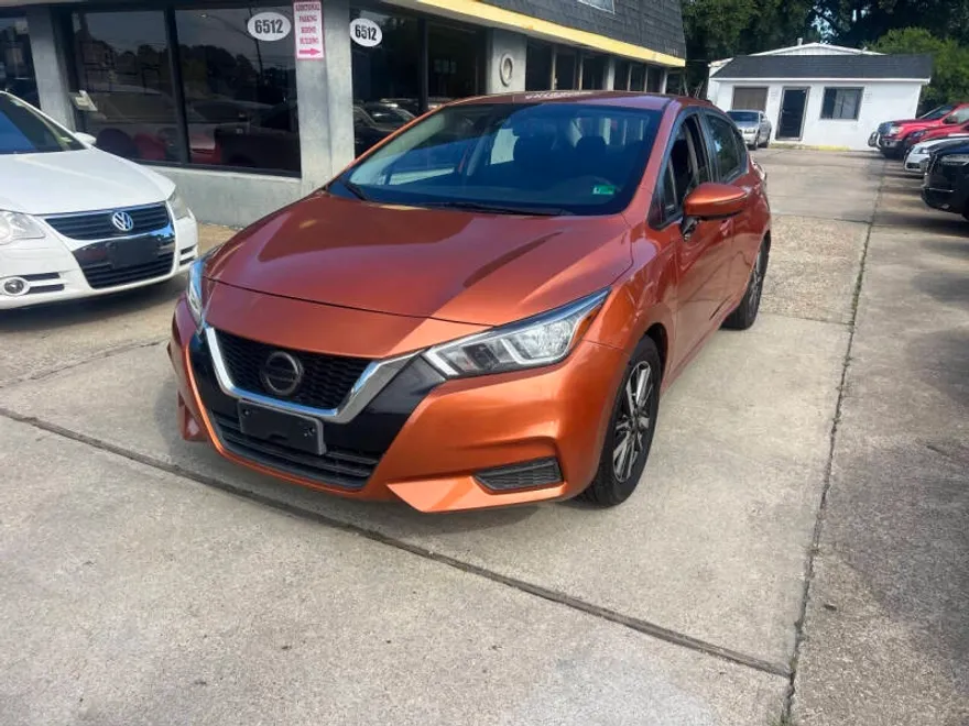 2020 Nissan Versa SV photo 1