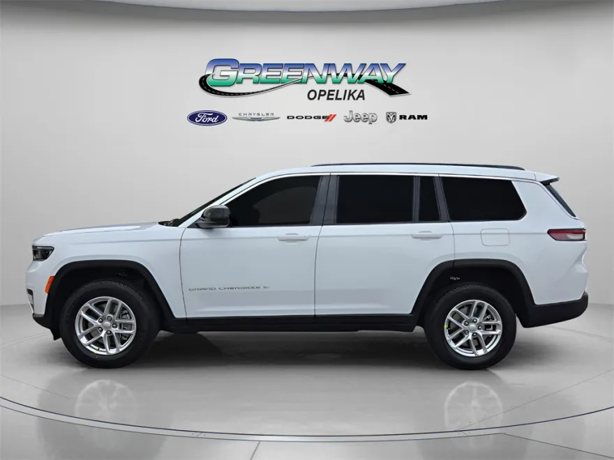 2025 Jeep Grand Cherokee Laredo photo 1