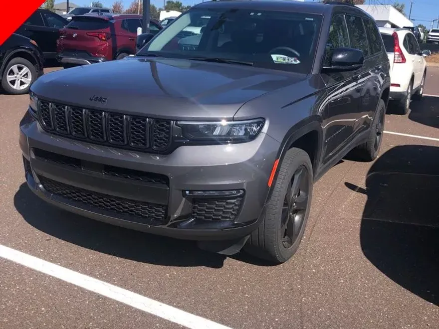 2023 Jeep Grand Cherokee Limited photo 1