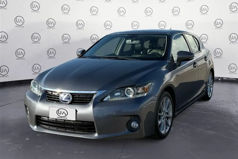 2013 Lexus CT 200h photo 1