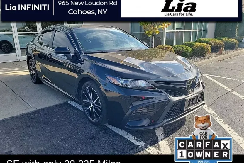 2023 Toyota Camry SE photo 1