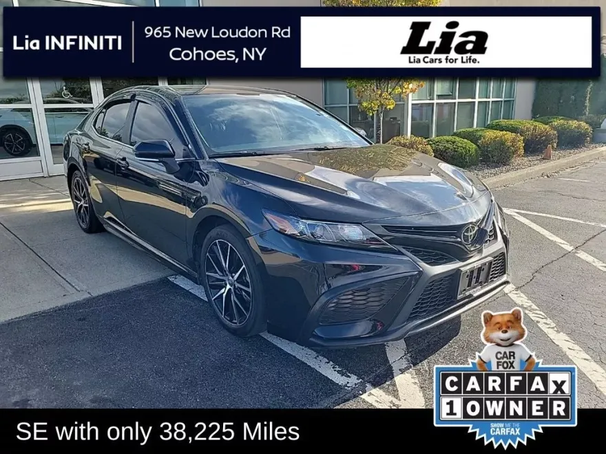 2023 Toyota Camry SE photo 1