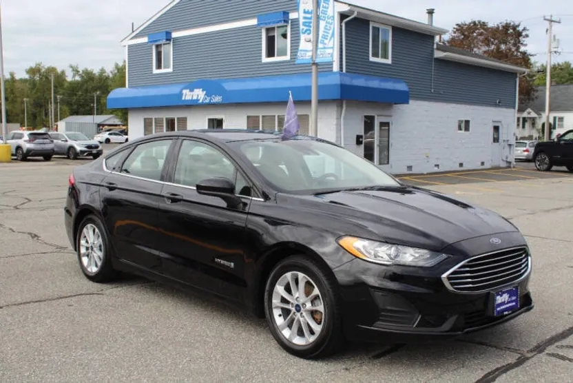 2019 Ford Fusion Hybrid SE photo 1