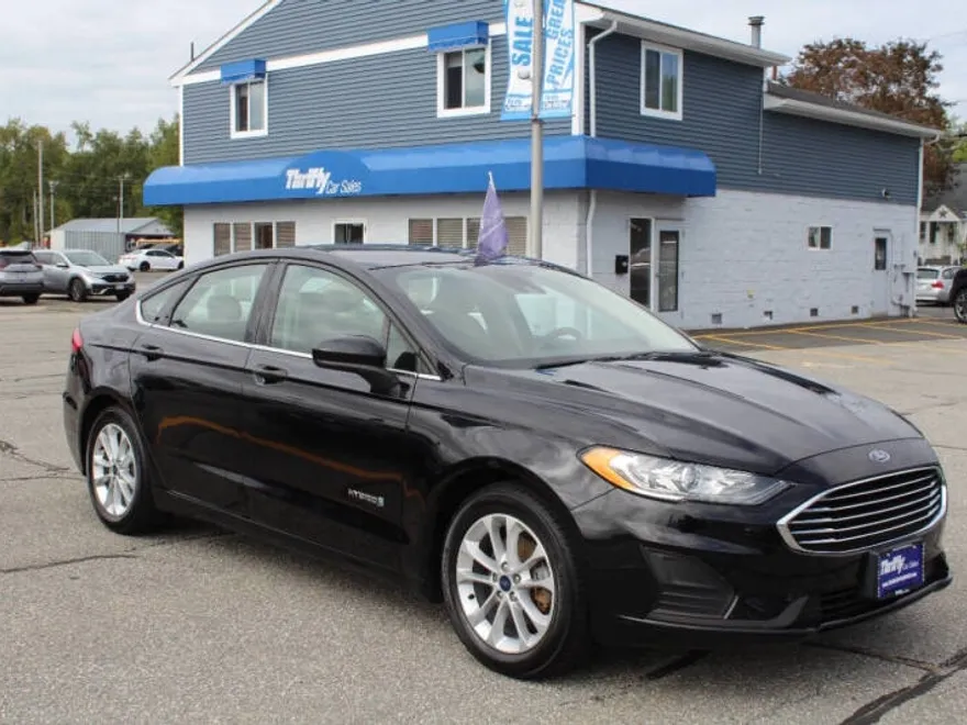 2019 Ford Fusion Hybrid SE photo 1